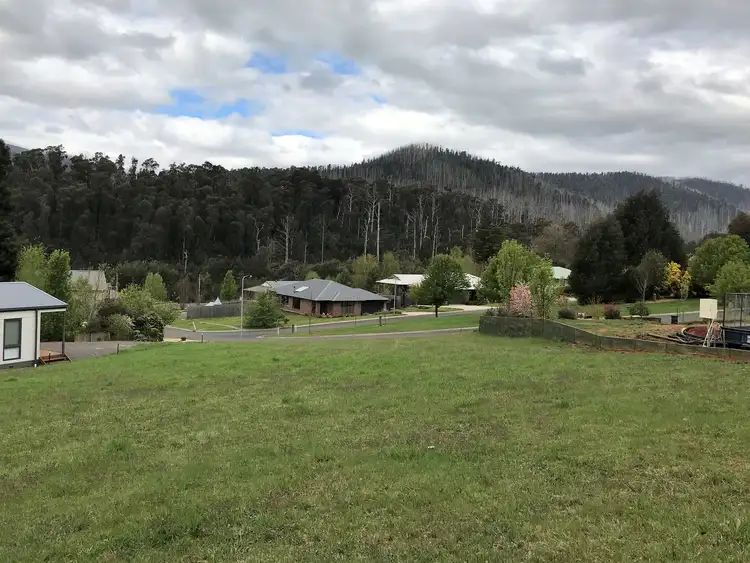 8 Gould Terrace, Marysville VIC 3779
