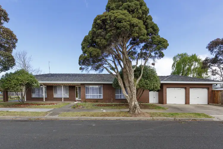 18 Valentine Crescent, Sale VIC 3850