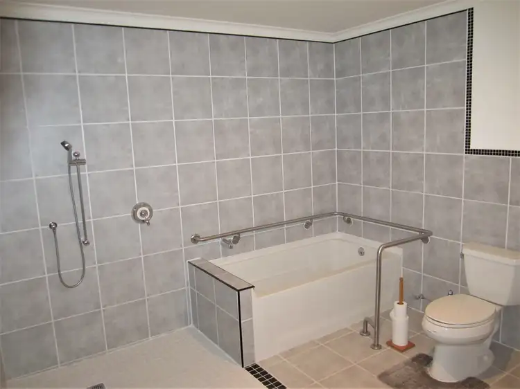 Fifth view of Homely house listing, 6 Birdswood Court, Langwarrin South VIC 3911