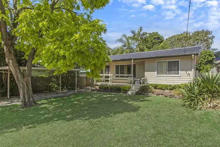 2 Koolinda Ave, Point Clare NSW 2250