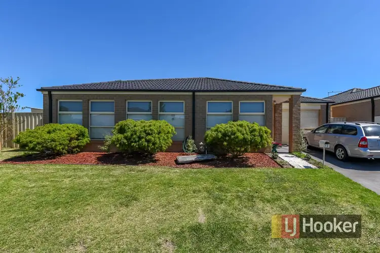 10 Belvedere Drive, Pakenham VIC 3810