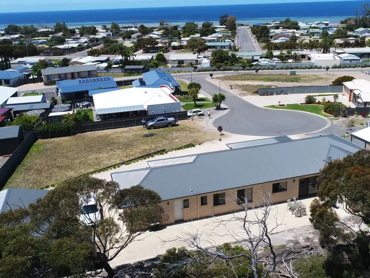 8 John Robb Crt, Port Vincent SA 5581