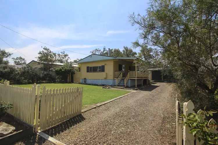 17 Mary Street, Toogoolawah QLD 4313