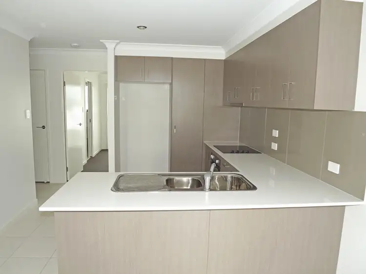 2/2 Tayla Street, Pimpama QLD 4209