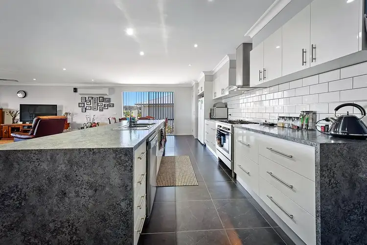 Seventh view of Homely house listing, 7 Tower Hill Court, Kalimna VIC 3909