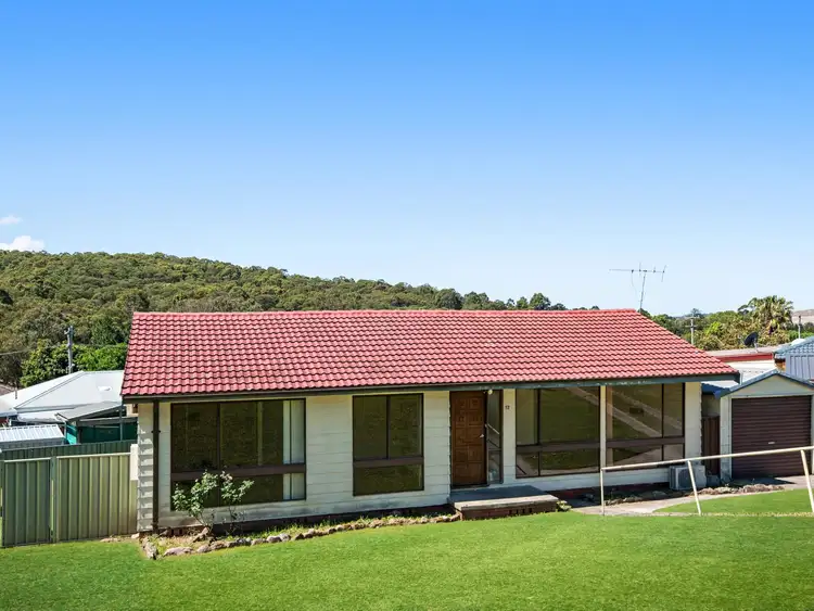 12 Hillside Crescent, Teralba NSW 2284
