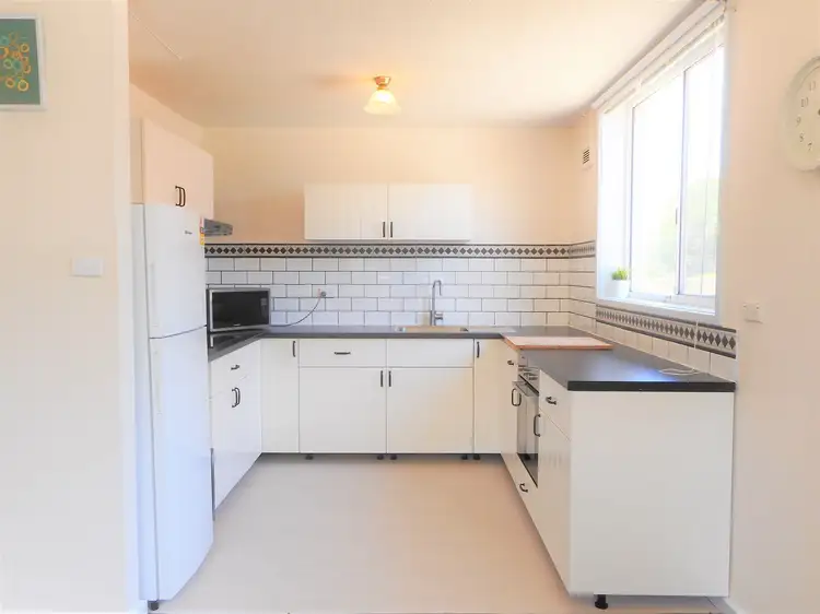 Fifth view of Homely unit listing, 1/6 Stornaway Road, Queanbeyan NSW 2620
