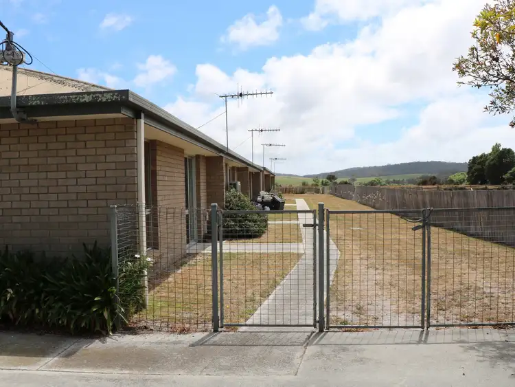 Fifth view of Homely block of units listing, Unit 2/18 Tully Street, St Helens TAS 7216