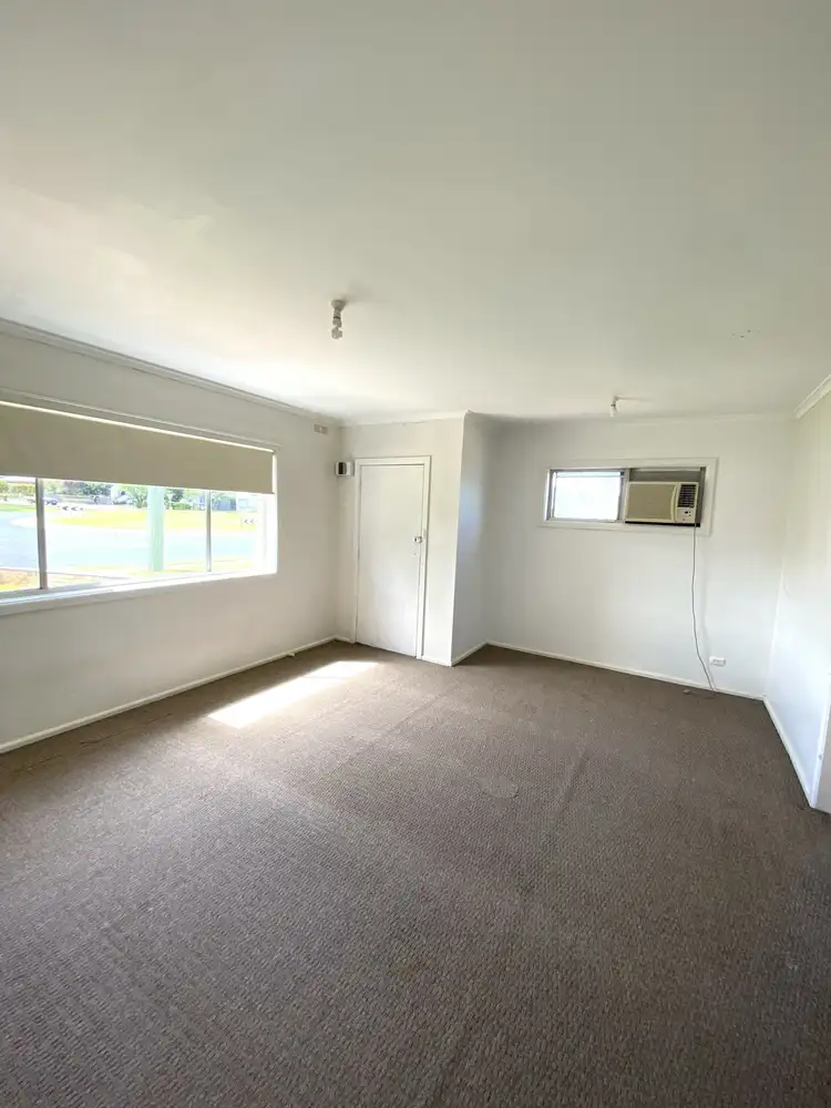 Second view of Homely flat listing, Unit 1/136 Stradbroke Avenue, Swan Hill VIC 3585