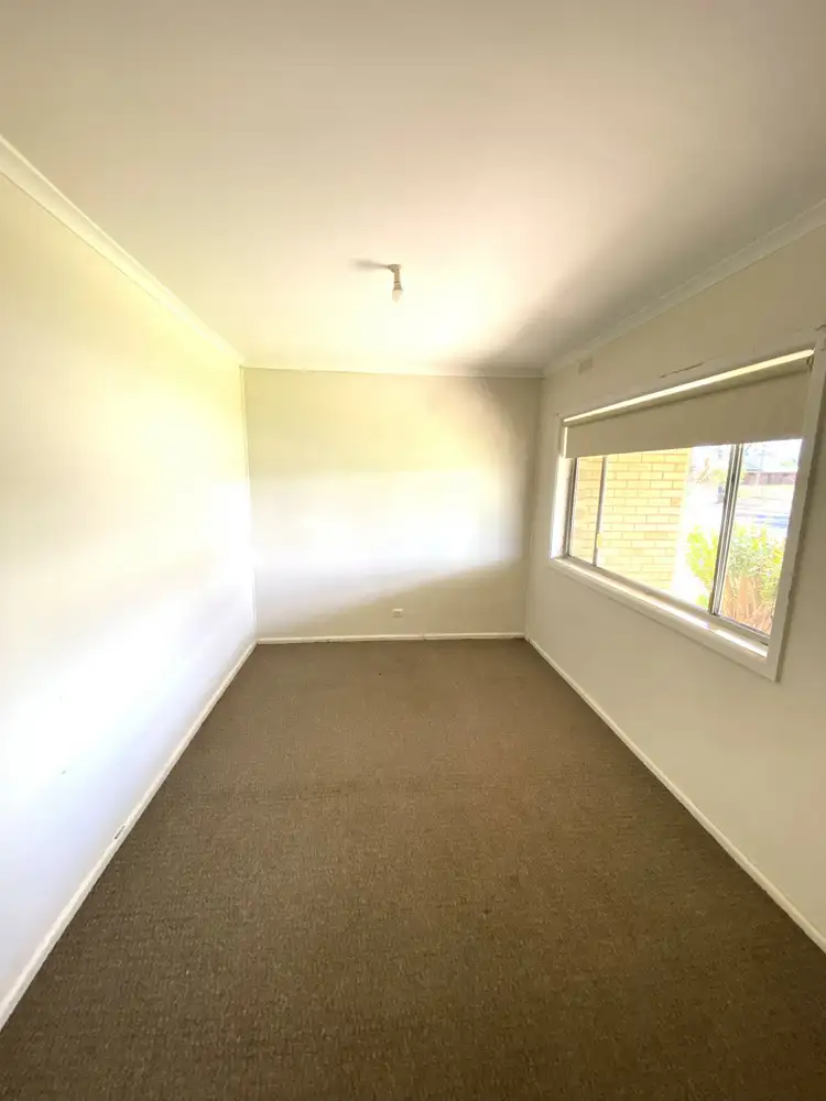 Fifth view of Homely flat listing, Unit 1/136 Stradbroke Avenue, Swan Hill VIC 3585