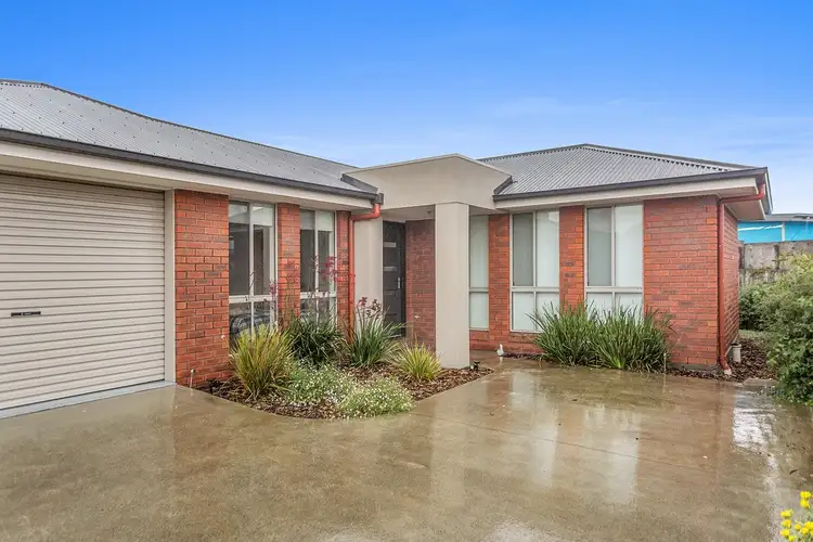 2/15 Bonsai Place, Margate TAS 7054