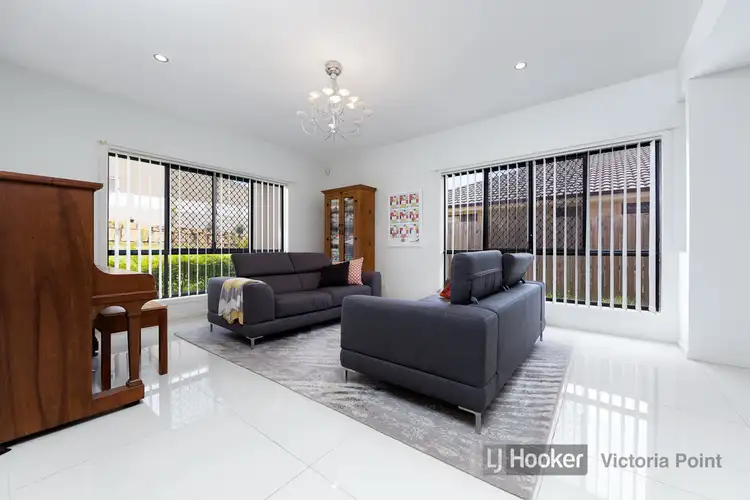 Second view of Homely house listing, 6 Hernandia Place, Mackenzie QLD 4156