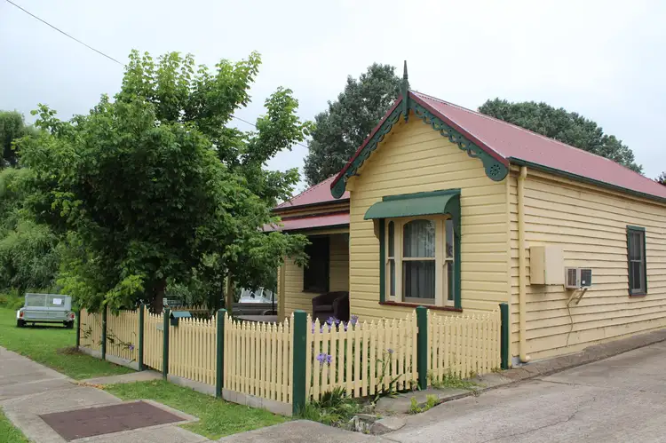 79 East Street, Bega NSW 2550