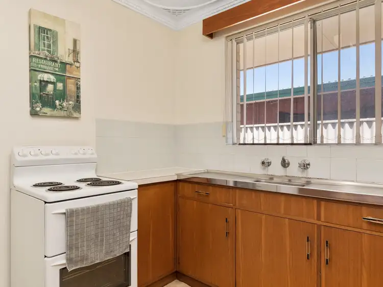 Fourth view of Homely unit listing, 27 Mandora Way, Riverton WA 6148