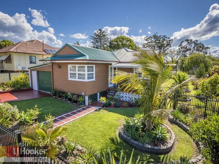 5 Tandoor Drive, Petrie QLD 4502