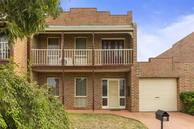 4 Avon Walk, Taylors Hill VIC 3037