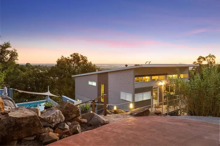 8 Robertson Road, Gooseberry Hill WA 6076