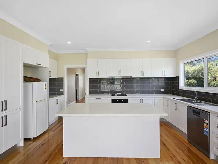Second view of Homely house listing, 11 Coates Court, Alexandra VIC 3714