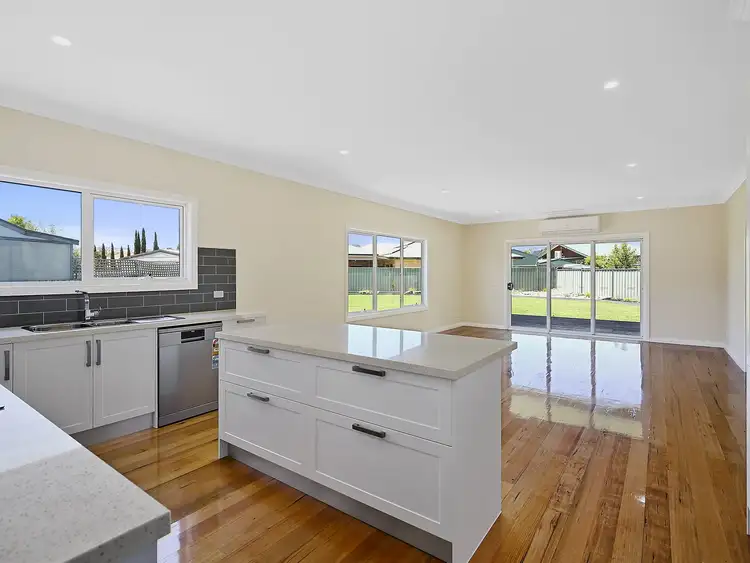 Seventh view of Homely house listing, 11 Coates Court, Alexandra VIC 3714