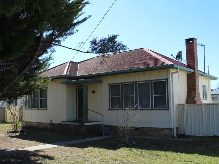 37 Lewis Street, Glen Innes NSW 2370