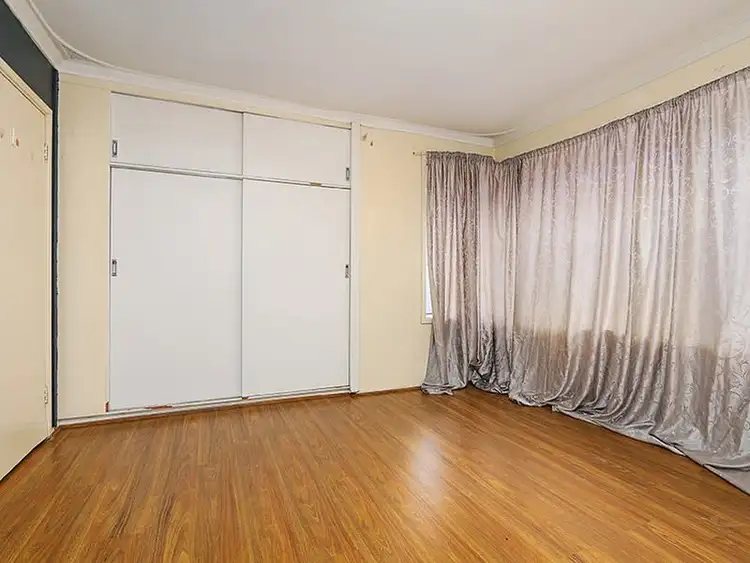 Fifth view of Homely house listing, 1 Cavell Place, Huntingdale WA 6110