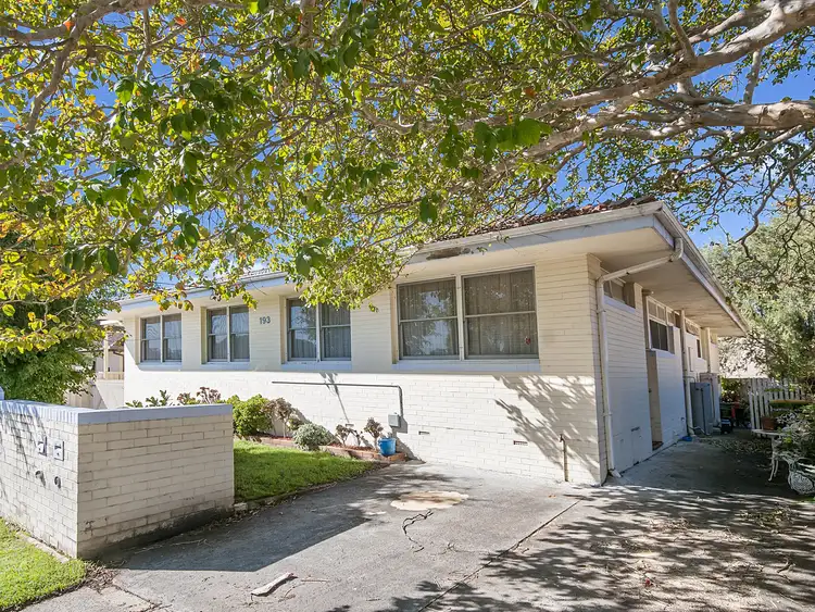 2/193 Albany Street, Point Frederick NSW 2250