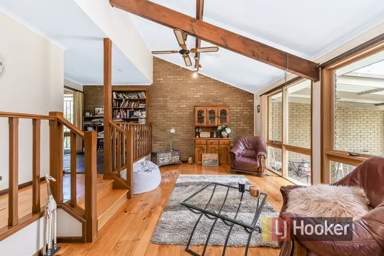 Second view of Homely house listing, 2 Viminalis Court, Endeavour Hills VIC 3802