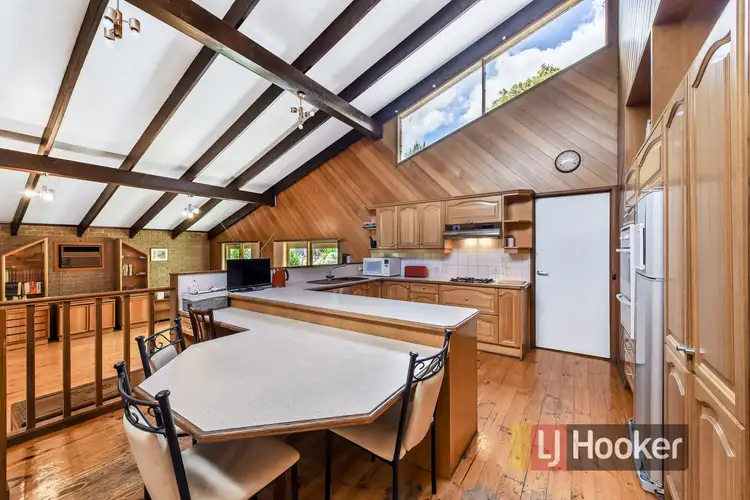 Fourth view of Homely house listing, 2 Viminalis Court, Endeavour Hills VIC 3802