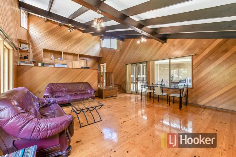 Fifth view of Homely house listing, 2 Viminalis Court, Endeavour Hills VIC 3802