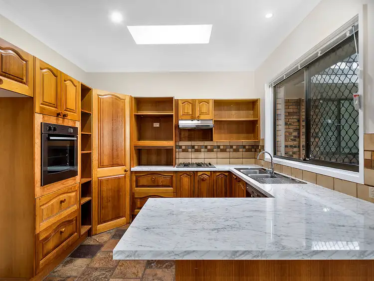 Sixth view of Homely house listing, 2 Commodore Court, Cleveland QLD 4163