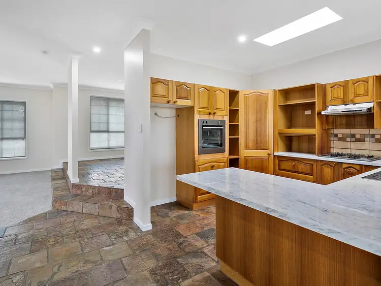 Seventh view of Homely house listing, 2 Commodore Court, Cleveland QLD 4163