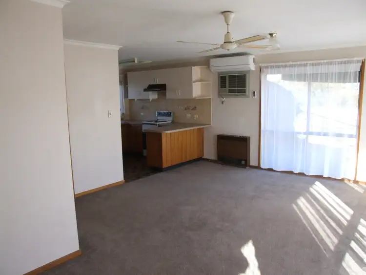 Seventh view of Homely unit listing, Unit 1/1 Dahlsen Crescent, Bairnsdale VIC 3875