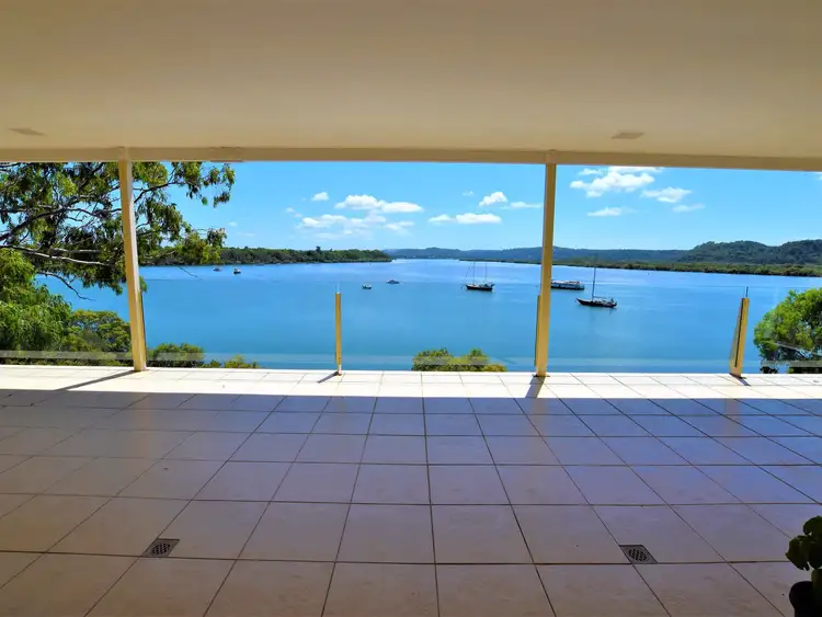 16 Schooner St, Russell Island QLD 4184