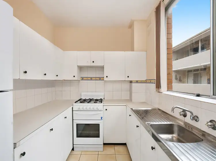 Second view of Homely unit listing, 3/2 Holborn Avenue, Dee Why NSW 2099