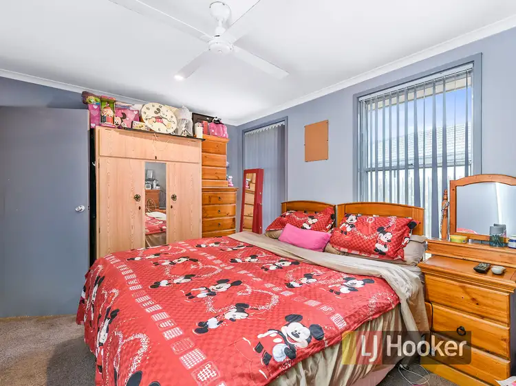 Fifth view of Homely house listing, 33 Valepark Crescent, Cranbourne VIC 3977
