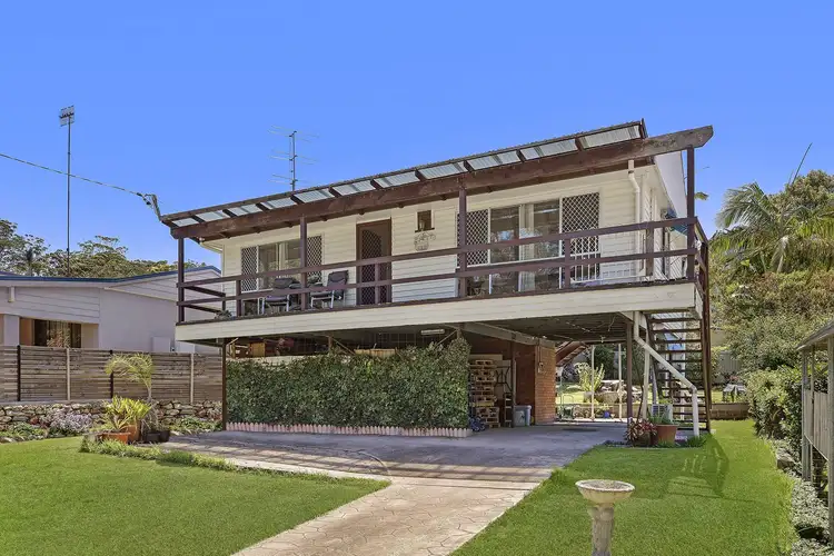 11 Pindarri Ave, Berkeley Vale NSW 2261