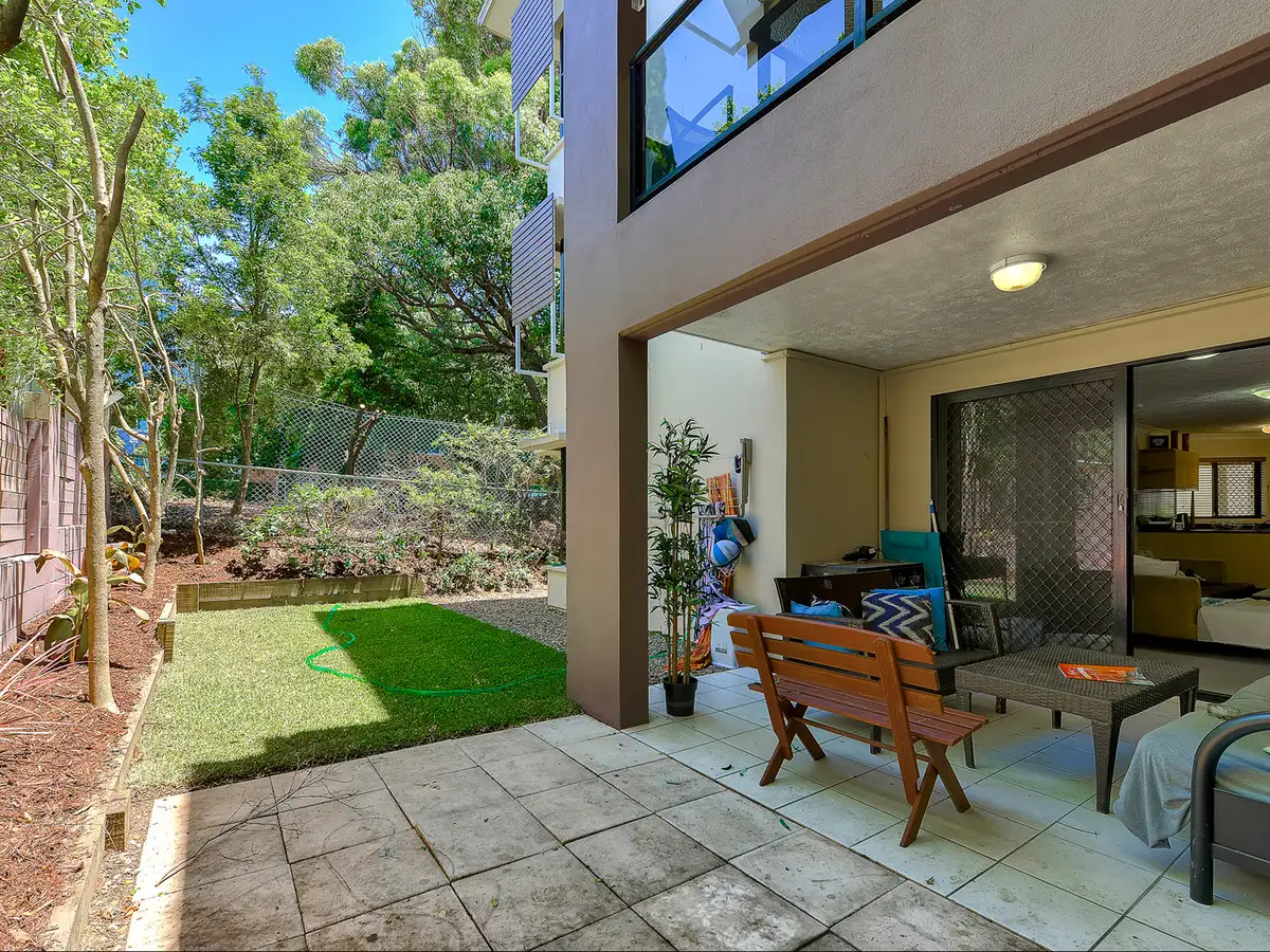 Main view of Homely unit listing, 2/42 Hilltop Avenue, Chermside QLD 4032