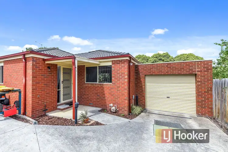2/5 Balmoral Way, Pakenham VIC 3810