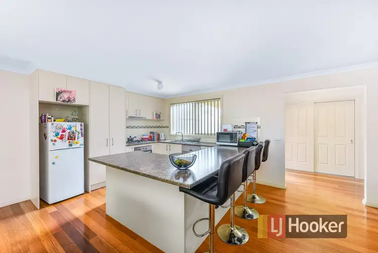 Fifth view of Homely unit listing, 2/5 Balmoral Way, Pakenham VIC 3810