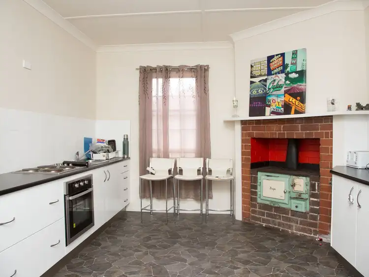 8 Whitby Street, Cowra NSW 2794