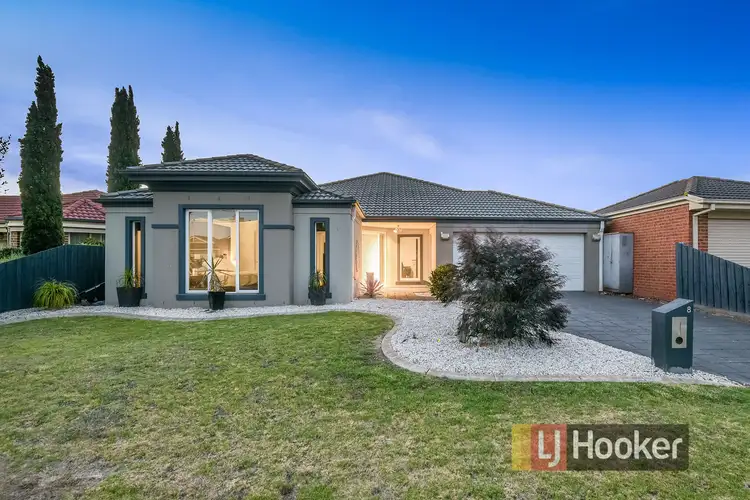 8 Streeton Court, Pakenham VIC 3810