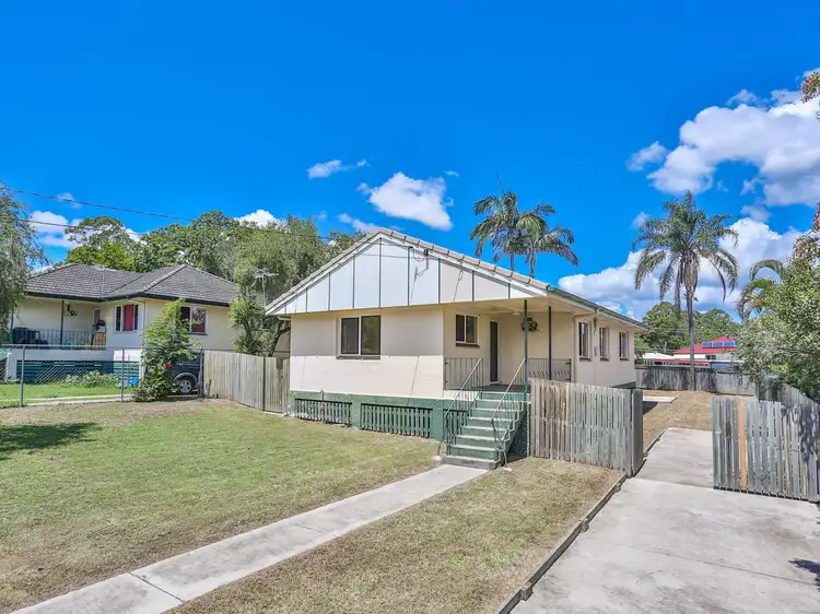 20 Saxon St