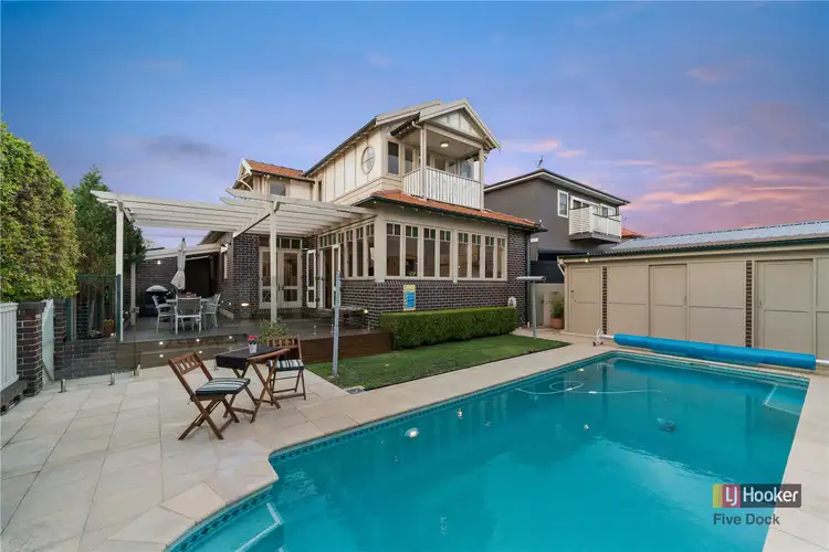 33 First Avenue, Rodd Point NSW 2046