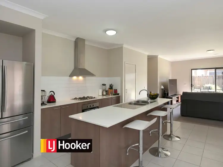 Sixth view of Homely house listing, 6 Coracle Drive, Sanctuary Lakes VIC 3030
