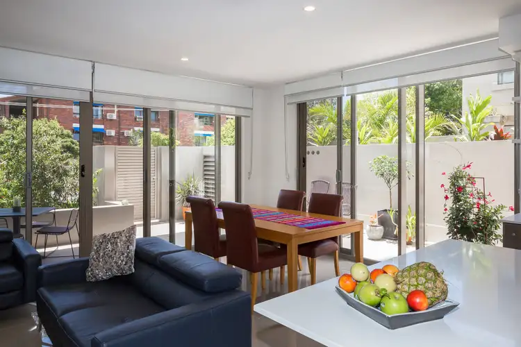 Fifth view of Homely unit listing, 102/5 Chester Terrace, Southport QLD 4215