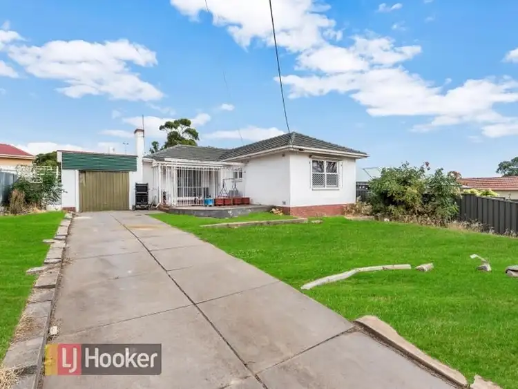 13 Walton Avenue, Clearview SA 5085