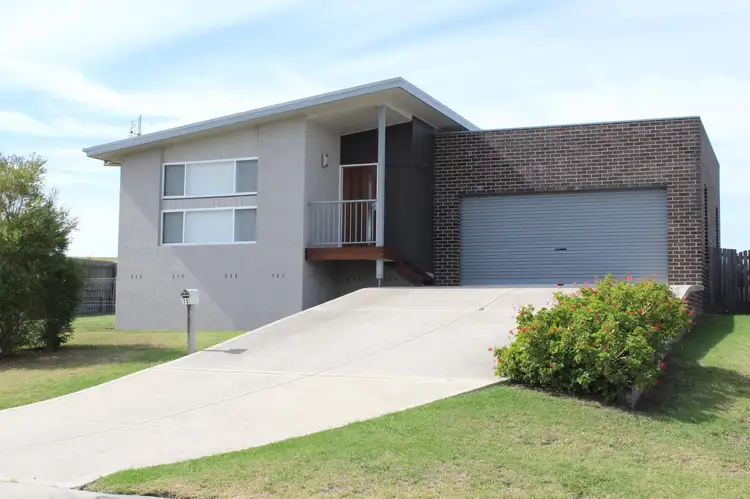 15 Koma Circuit, Bega NSW 2550
