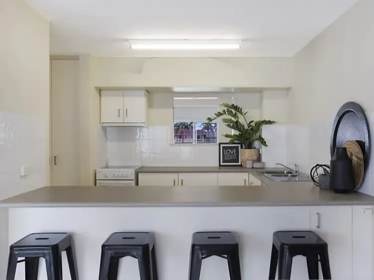 Fifth view of Homely unit listing, 2/15 Hooker Boulevard, Broadbeach Waters QLD 4218