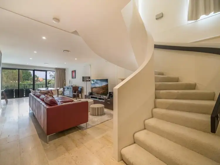 67 Theatre Drive, Benowa QLD 4217