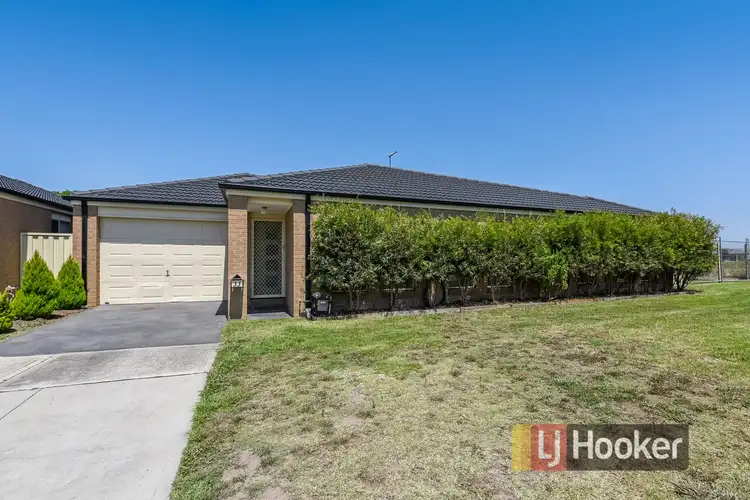 33 Webster Way, Pakenham VIC 3810